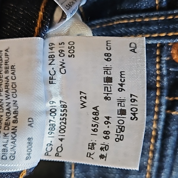 Levi's boyfriend cropped jeans mid rise dark wash slim leg size W27 - Picture 15 of 16